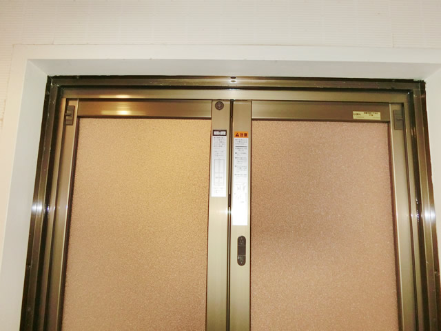 浴室ドアから浴室中折れドアへの取替工事　施工事例　名古屋市中川区